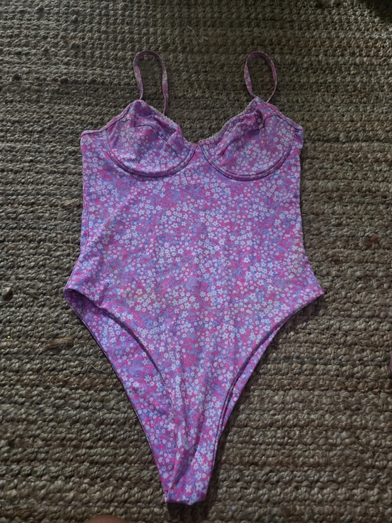 Kulani Kinis Other - Kulani Kinis Lilac-Pink Floral Underwire One-Piece Swim Bodysuit